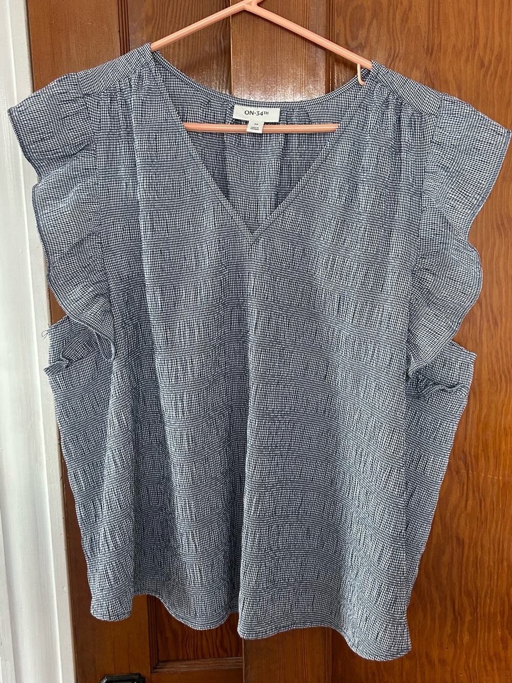 ON-S/6 Women's Navy Textured V-Neck Flutter Sleeve Blouse